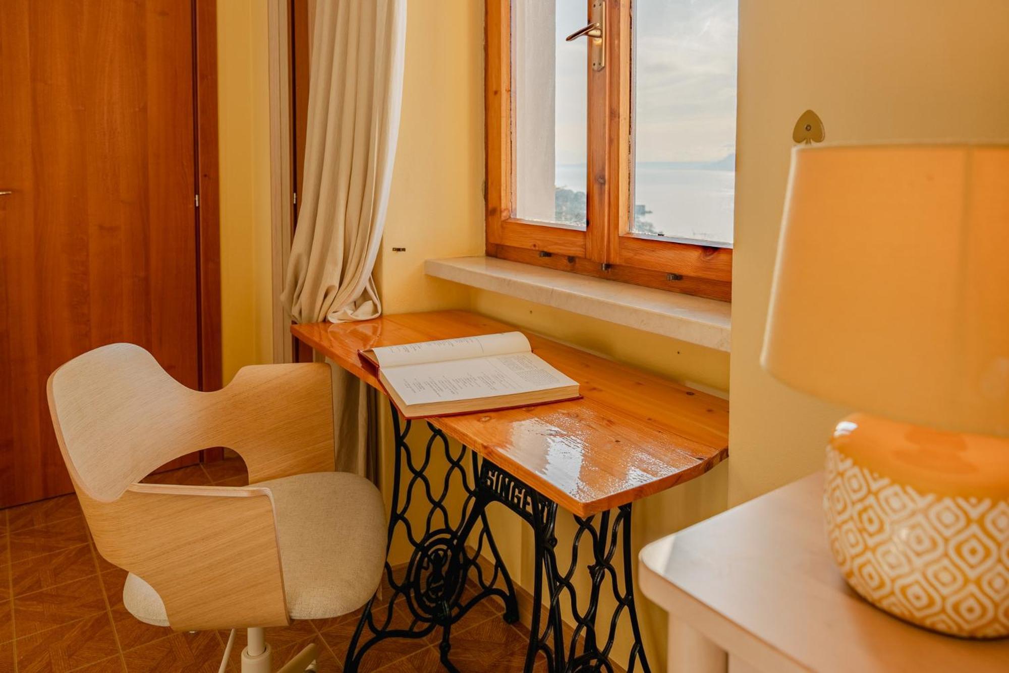 Garda Doma Bed & Breakfast Brenzone sul Garda Eksteriør bilde
